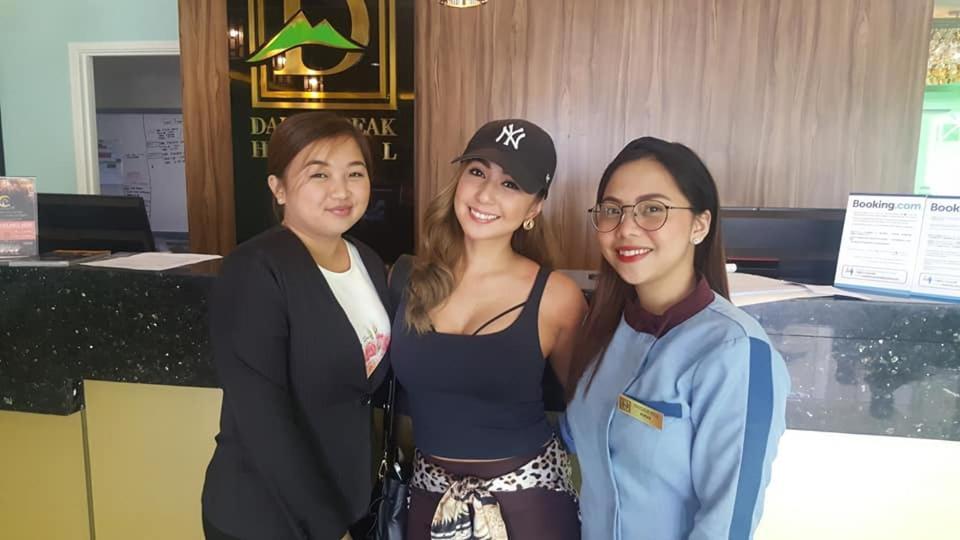Dalian Peak Hotel Angeles Zewnętrze zdjęcie